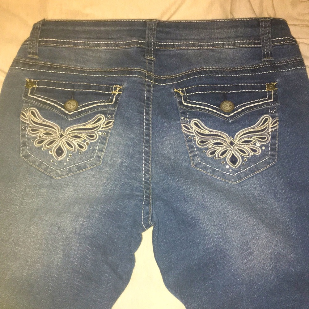 Embellished pocket jeans 💕 - Picture 3 of 8